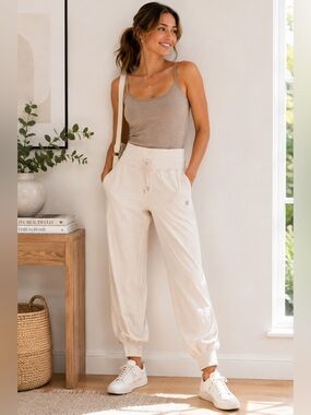 lululemon Studio / Dance Studio Lined Pants Cream Ribbed Cuff